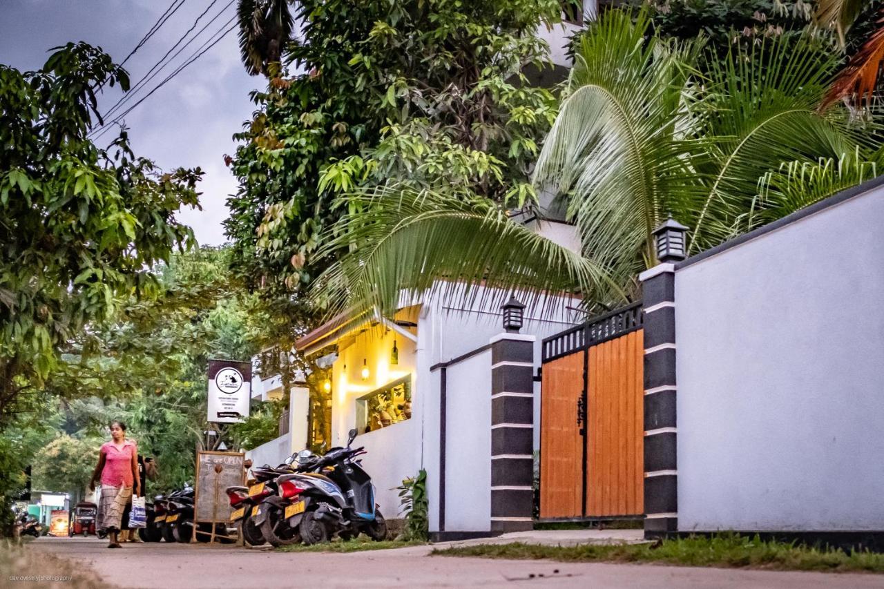 Dorian Guest House And Restaurant Weligama Eksteriør billede
